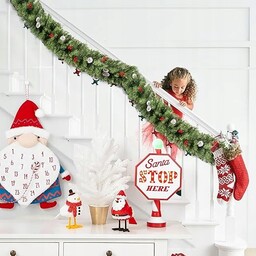 Girlanda bożonarodzeniowa z szyszkami sosnowymi, czerwonymi jagodami, sztuc