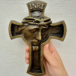 Krzyż na ścianę z wizerunkiem Pana Jezusa