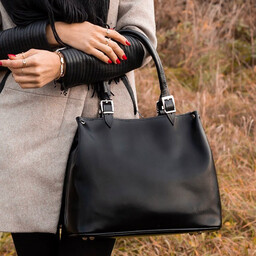 Kuferek ze skóry naturalnej DAN-A T253 czarna