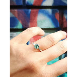 Pakamera Pierścionek w zielone wzory srebrny