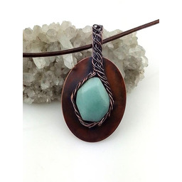 Wisiorek miedziany (5.5x3 cm) z amazonitem, rzemyk naturalny