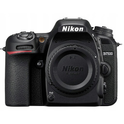 Lustrzanka Nikon D7500