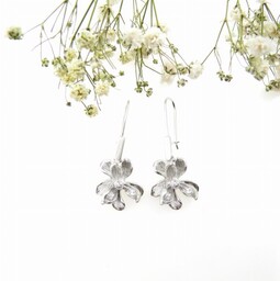 Kolczyki srebrne z kwiatkami Białe Magnolie