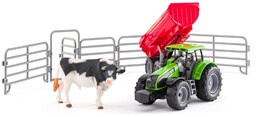 Traktor z przyczepą z bykiem i zagrodą