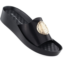 Klapki damskie na platformie czarne Potocki 43326