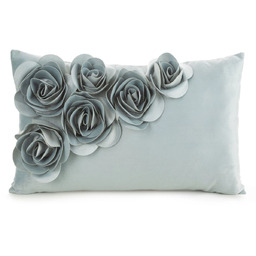 Poszewka welwetowa miętowa z aplikacją w kształcie róż