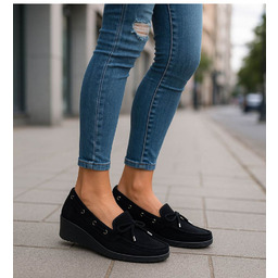 Czarne czółenka na niskim koturnie