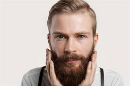 Naturalny rytuał dla męskich włosów i brody -