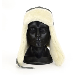 Czapka z owczej skóry idealna na narty snowboard