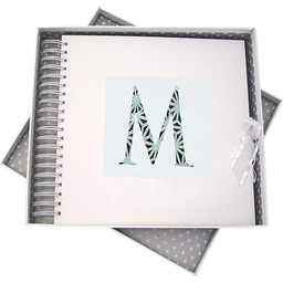 Białe bawełniane karty alfabetyka, karta i książeczka pamięci,