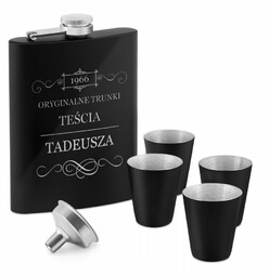 Piersiówka czarna z 4 kieliszkami i grawerem