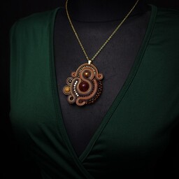 Pakamera Elegancki wisior sutasz