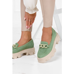 Zielone mokasyny Maciejka na platformie z łańcuchem POLSKA
