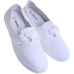 Białe materiałowe tenisówki slip on