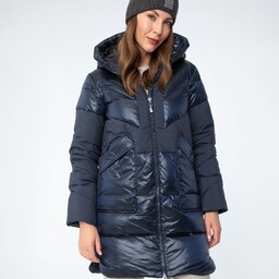 Damski płaszcz puchowy z łączonych materiałów z kapturem
