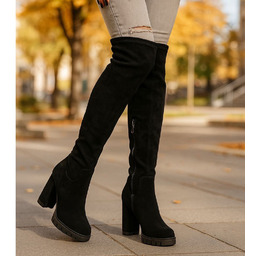 Czarne ocieplane kozaki muszkieterki na słupku