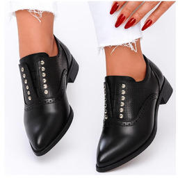 Ażurowe czarne półbuty oxfordy