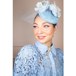 Pakamera MIREA toczek błekit z woalką i kwiatami