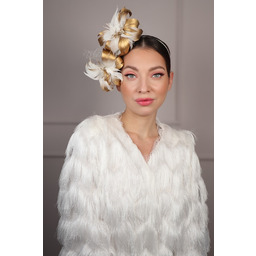 Pakamera GABRIELA fascynator złoto biały