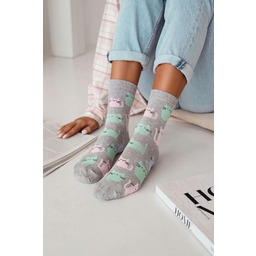 Skarpetki damskie jasno szare z motywem pastelowych kotów