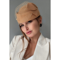 Pakamera Toczek filcowy / fascynator camel