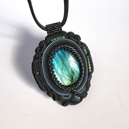 Pakamera Amulet z labradorytem