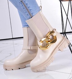 Beżowe botki sztyblety z łańcuchem