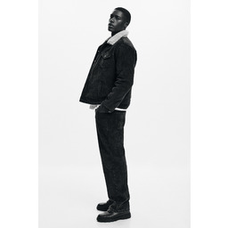 Sztruksowa kurtka z kołnierzem imitującym owczą wełnę