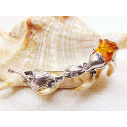 Broszka srebrna z bursztynem 443-25