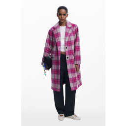 Różowy płaszcz w kratę