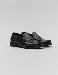 Pakamera Czarne buty penny loafers skórzane F309
