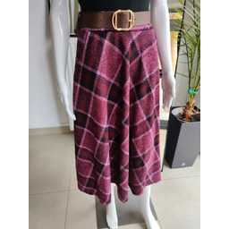 Wiskozowa spódnica w kratę z eco paskiem -
