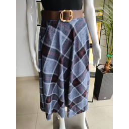 Wiskozowa spódnica w kratę z eco paskiem -