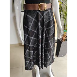 Wiskozowa spódnica w kratę z eco paskiem -