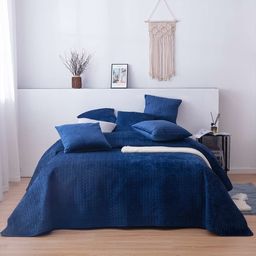 Narzuta na łóżko Silky Chic 220x240cm royal blue,