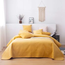 Narzuta na łóżko Silky Chic 220x240cm yellow, 220