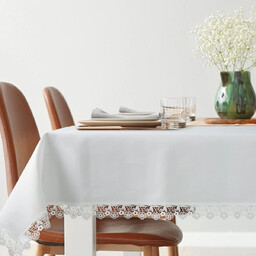 Obrus prostokątny biały zdobiony koronką OKZ01-1