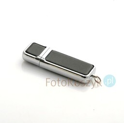 Czarny pendrive ze skóry 16GB 3.0