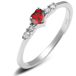 Srebrny Pierścionek Serce z Czerwoną Cyrkonią