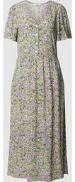 Sukienka midi z kwiatowym wzorem na całej powierzchni