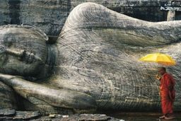 Kamienny Budda - Mnich z Parasolem - plakat