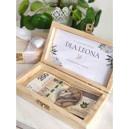 Drewniane pudełko na pieniądze na prezent