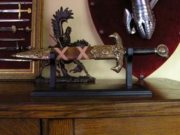 ZASKAKUJĄCY SZTYLET KRÓLA ARTURA (4139/L)