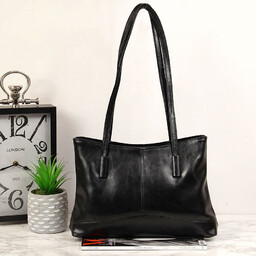 Skórzana torebka damska DAN-A T433 czarna