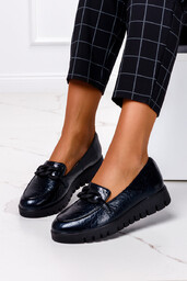 Granatowe mokasyny z łańcuchem lakierowane POLSKA SKÓRA Casu