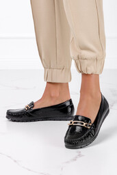 Czarne mokasyny lakierowane ze złotą ozdobą POLSKA SKÓRA