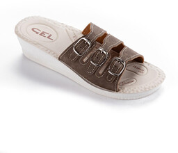 Decodoma Damskie klapki anatomiczne na koturnie brązowe