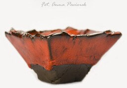 Piramidka (kadzielnica) ceramiczna do kadzideł sypkich (ziół, żywic,