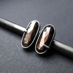 Pakamera Sztyfty Brown z szafirem