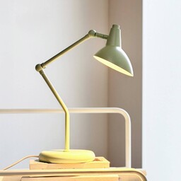 Dyberg Larsen Lampa stołowa Vela, zielony, salon /